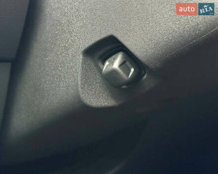 Черный Фольксваген Туарег, объемом двигателя 3 л и пробегом 141 тыс. км за 48500 $, фото 31 на Automoto.ua