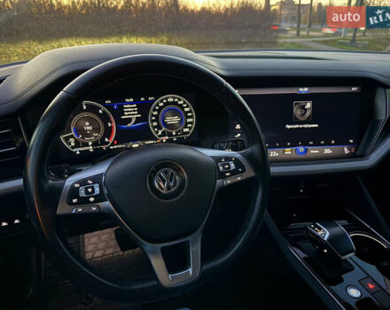 Черный Фольксваген Туарег, объемом двигателя 2.97 л и пробегом 165 тыс. км за 39900 $, фото 13 на Automoto.ua