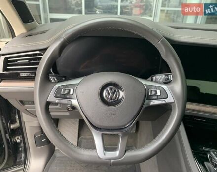 Черный Фольксваген Туарег, объемом двигателя 2.97 л и пробегом 77 тыс. км за 51000 $, фото 18 на Automoto.ua