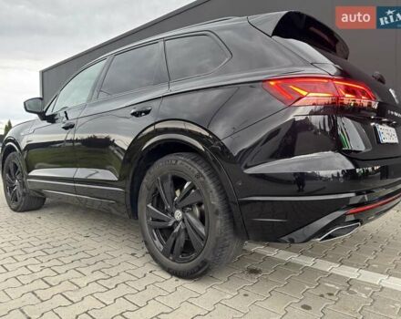 Черный Фольксваген Туарег, объемом двигателя 2.97 л и пробегом 175 тыс. км за 49900 $, фото 18 на Automoto.ua