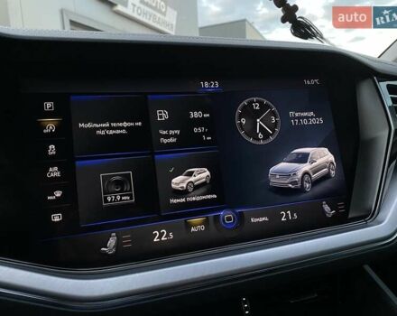 Черный Фольксваген Туарег, объемом двигателя 2.97 л и пробегом 130 тыс. км за 46999 $, фото 69 на Automoto.ua