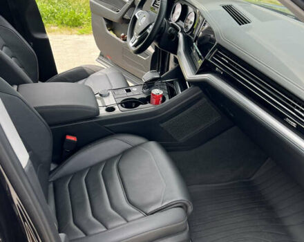 Черный Фольксваген Туарег, объемом двигателя 2.97 л и пробегом 121 тыс. км за 49800 $, фото 23 на Automoto.ua