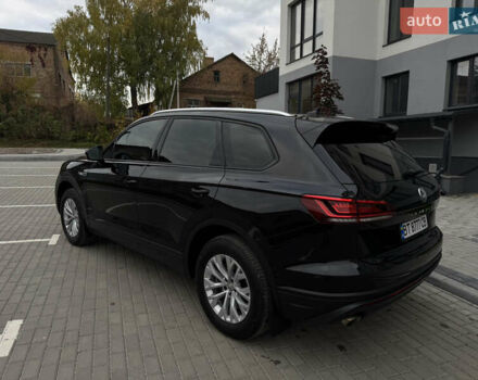 Фольксваген Туарег 2019 в Дубно на Automoto.ua Черный Фольксваген Туарег, объемом двигателя 3 л и пробегом 48 тыс. км за 43500 $, фото 6 на Automoto.ua