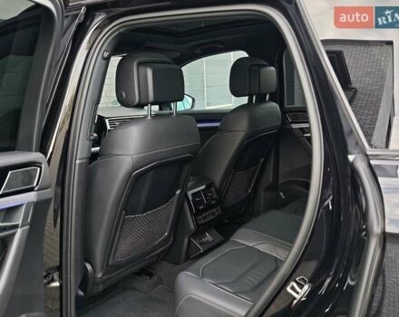 Черный Фольксваген Туарег, объемом двигателя 2.97 л и пробегом 98 тыс. км за 59980 $, фото 47 на Automoto.ua