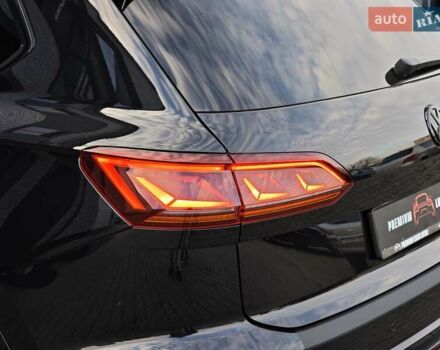 Черный Фольксваген Туарег, объемом двигателя 2.97 л и пробегом 98 тыс. км за 59980 $, фото 21 на Automoto.ua