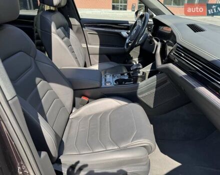 Черный Фольксваген Туарег, объемом двигателя 2.97 л и пробегом 194 тыс. км за 48200 $, фото 39 на Automoto.ua