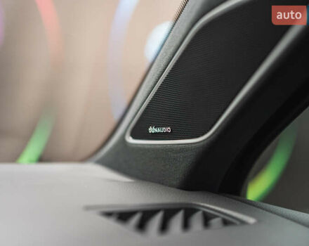 Черный Фольксваген Туарег, объемом двигателя 3.96 л и пробегом 170 тыс. км за 57777 $, фото 78 на Automoto.ua