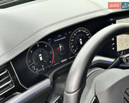 Черный Фольксваген Туарег, объемом двигателя 2.97 л и пробегом 129 тыс. км за 48500 $, фото 28 на Automoto.ua