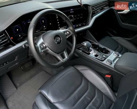 Черный Фольксваген Туарег, объемом двигателя 2.97 л и пробегом 130 тыс. км за 46999 $, фото 50 на Automoto.ua