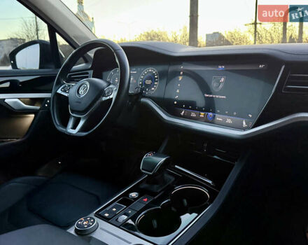 Черный Фольксваген Туарег, объемом двигателя 2.97 л и пробегом 165 тыс. км за 39900 $, фото 19 на Automoto.ua