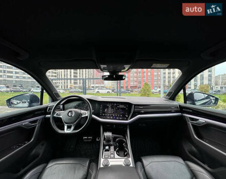 Черный Фольксваген Туарег, объемом двигателя 3 л и пробегом 141 тыс. км за 48500 $, фото 53 на Automoto.ua