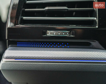 Черный Фольксваген Туарег, объемом двигателя 3.96 л и пробегом 170 тыс. км за 57777 $, фото 52 на Automoto.ua