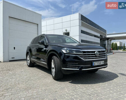 Черный Фольксваген Туарег, объемом двигателя 2.97 л и пробегом 121 тыс. км за 49800 $, фото 2 на Automoto.ua