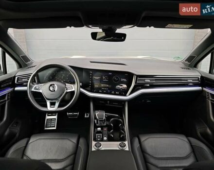 Черный Фольксваген Туарег, объемом двигателя 2.97 л и пробегом 98 тыс. км за 59980 $, фото 51 на Automoto.ua