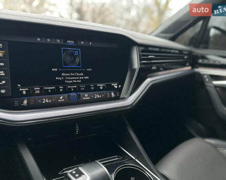 Черный Фольксваген Туарег, объемом двигателя 3 л и пробегом 115 тыс. км за 45500 $, фото 48 на Automoto.ua