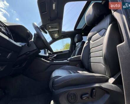 Черный Фольксваген Туарег, объемом двигателя 2.97 л и пробегом 194 тыс. км за 48200 $, фото 28 на Automoto.ua