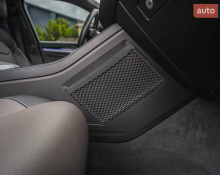 Черный Фольксваген Туарег, объемом двигателя 3.96 л и пробегом 170 тыс. км за 57777 $, фото 101 на Automoto.ua