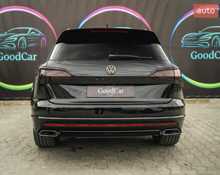 Черный Фольксваген Туарег, объемом двигателя 3.96 л и пробегом 170 тыс. км за 57777 $, фото 26 на Automoto.ua