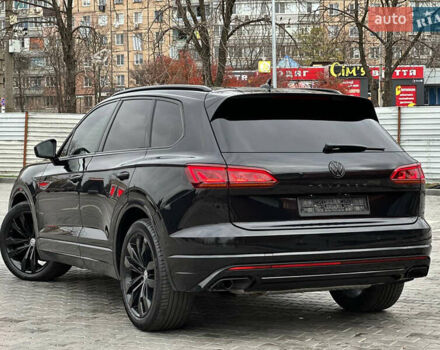 Черный Фольксваген Туарег, объемом двигателя 2.97 л и пробегом 129 тыс. км за 48500 $, фото 16 на Automoto.ua