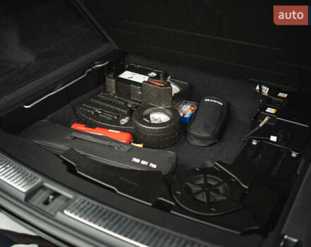 Черный Фольксваген Туарег, объемом двигателя 3.96 л и пробегом 170 тыс. км за 57777 $, фото 40 на Automoto.ua