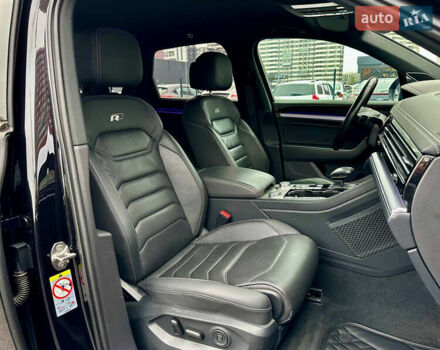 Черный Фольксваген Туарег, объемом двигателя 3 л и пробегом 141 тыс. км за 48500 $, фото 62 на Automoto.ua