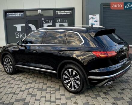 Черный Фольксваген Туарег, объемом двигателя 2.97 л и пробегом 130 тыс. км за 46999 $, фото 27 на Automoto.ua