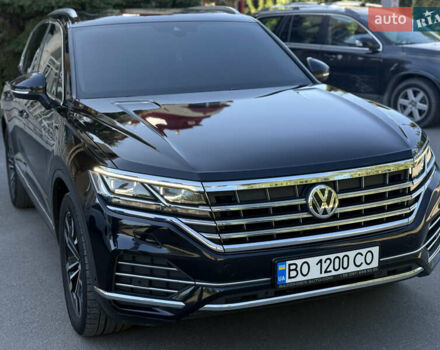 Черный Фольксваген Туарег, объемом двигателя 3 л и пробегом 195 тыс. км за 44600 $, фото 1 на Automoto.ua