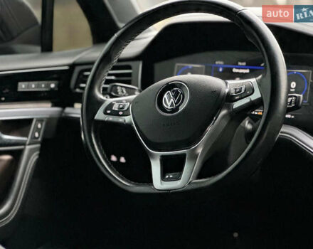 Черный Фольксваген Туарег, объемом двигателя 3 л и пробегом 115 тыс. км за 45500 $, фото 37 на Automoto.ua