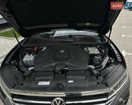 Фольксваген Туарег 2019 в Дубно на Automoto.ua Черный Фольксваген Туарег, объемом двигателя 3 л и пробегом 48 тыс. км за 43500 $, фото 66 на Automoto.ua