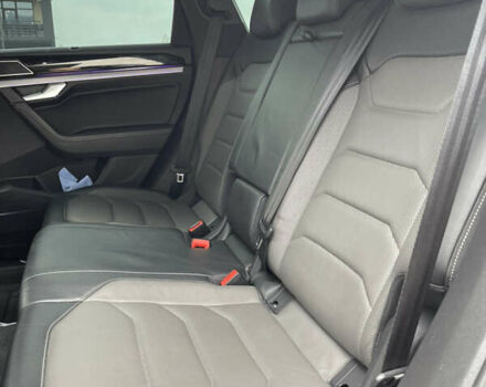 Черный Фольксваген Туарег, объемом двигателя 2.97 л и пробегом 267 тыс. км за 43900 $, фото 24 на Automoto.ua