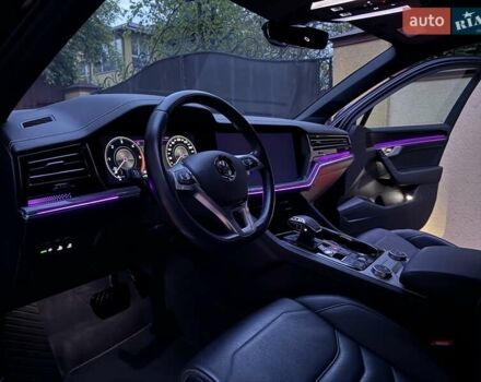 Черный Фольксваген Туарег, объемом двигателя 2.97 л и пробегом 194 тыс. км за 48200 $, фото 42 на Automoto.ua