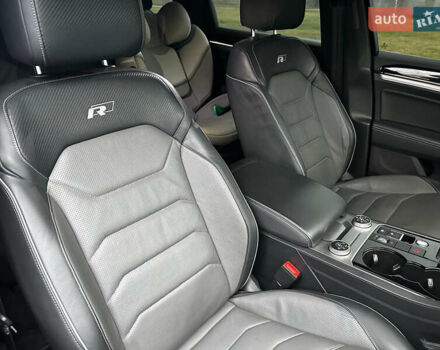 Черный Фольксваген Туарег, объемом двигателя 3 л и пробегом 115 тыс. км за 45500 $, фото 27 на Automoto.ua