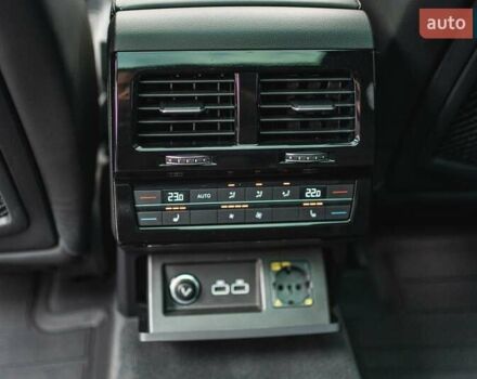 Черный Фольксваген Туарег, объемом двигателя 3.96 л и пробегом 170 тыс. км за 57777 $, фото 68 на Automoto.ua