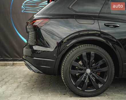 Черный Фольксваген Туарег, объемом двигателя 3.96 л и пробегом 170 тыс. км за 57777 $, фото 23 на Automoto.ua