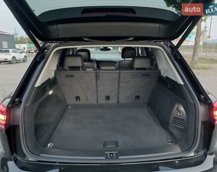 Черный Фольксваген Туарег, объемом двигателя 2.97 л и пробегом 255 тыс. км за 42000 $, фото 44 на Automoto.ua