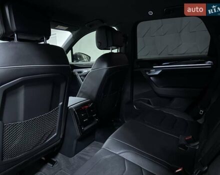 Черный Фольксваген Туарег, объемом двигателя 2.97 л и пробегом 123 тыс. км за 49900 $, фото 47 на Automoto.ua