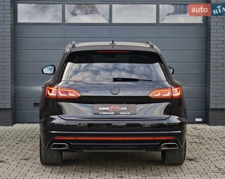 Черный Фольксваген Туарег, объемом двигателя 2.97 л и пробегом 98 тыс. км за 59980 $, фото 5 на Automoto.ua