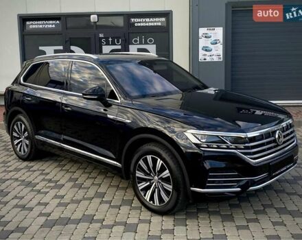 Черный Фольксваген Туарег, объемом двигателя 2.97 л и пробегом 130 тыс. км за 46500 $, фото 3 на Automoto.ua