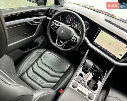 Черный Фольксваген Туарег, объемом двигателя 2.97 л и пробегом 129 тыс. км за 48500 $, фото 45 на Automoto.ua