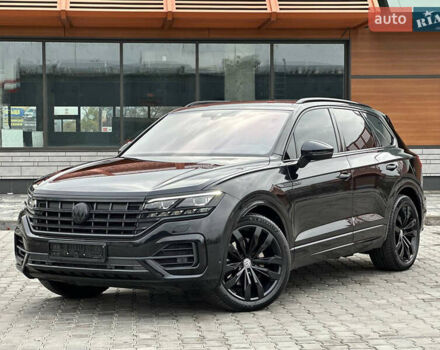 Черный Фольксваген Туарег, объемом двигателя 2.97 л и пробегом 129 тыс. км за 48500 $, фото 2 на Automoto.ua