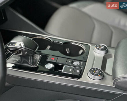 Черный Фольксваген Туарег, объемом двигателя 3 л и пробегом 115 тыс. км за 45500 $, фото 33 на Automoto.ua