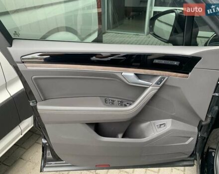 Черный Фольксваген Туарег, объемом двигателя 2.97 л и пробегом 77 тыс. км за 51000 $, фото 12 на Automoto.ua