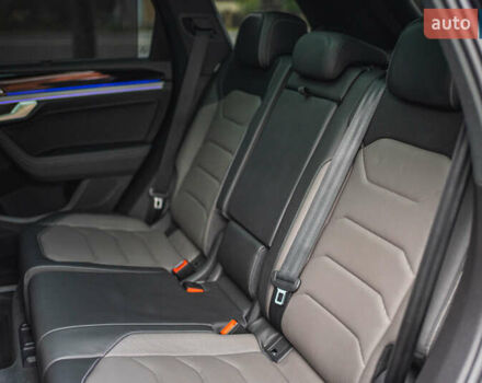 Черный Фольксваген Туарег, объемом двигателя 3.96 л и пробегом 170 тыс. км за 57777 $, фото 88 на Automoto.ua