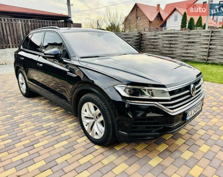 Черный Фольксваген Туарег, объемом двигателя 3 л и пробегом 195 тыс. км за 33700 $, фото 2 на Automoto.ua