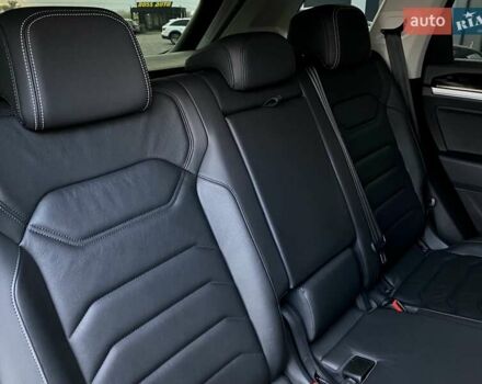 Черный Фольксваген Туарег, объемом двигателя 2.97 л и пробегом 130 тыс. км за 46500 $, фото 60 на Automoto.ua