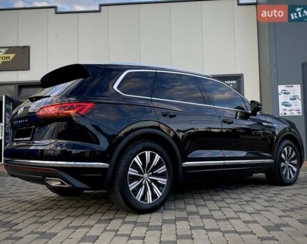 Черный Фольксваген Туарег, объемом двигателя 2.97 л и пробегом 130 тыс. км за 46500 $, фото 45 на Automoto.ua