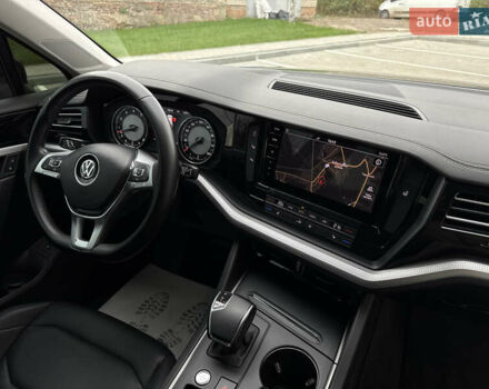 Фольксваген Туарег 2019 в Дубно на Automoto.ua Черный Фольксваген Туарег, объемом двигателя 3 л и пробегом 48 тыс. км за 43500 $, фото 39 на Automoto.ua