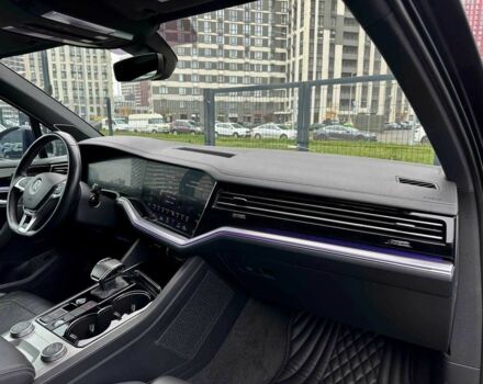 Черный Фольксваген Туарег, объемом двигателя 3 л и пробегом 141 тыс. км за 48500 $, фото 18 на Automoto.ua