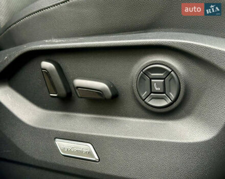 Черный Фольксваген Туарег, объемом двигателя 3 л и пробегом 141 тыс. км за 48500 $, фото 61 на Automoto.ua