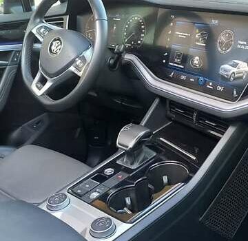 Черный Фольксваген Туарег, объемом двигателя 2.97 л и пробегом 163 тыс. км за 51500 $, фото 25 на Automoto.ua